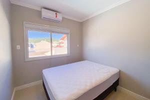 Casa 850 metros do mar com Piscina Privativa - 0467
