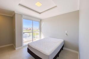 Casa 850 metros do mar com Piscina Privativa - 0467