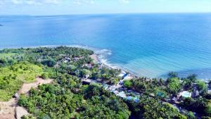 Small Deluxe Adjacent Room - Appleton Little Paradise Beach Resort & Restaurant