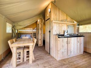 Appartements Comet Glamping Tent, Ardennes : photos des chambres
