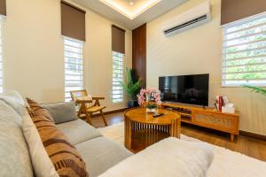 La Ferringhi Villa - Tropical Collection, by ALV