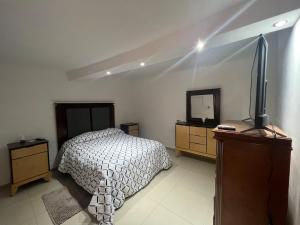 Casa 2 habitaciones más sofá