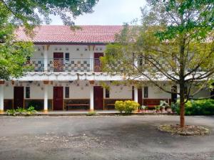 RedDoorz Syariah near Universitas Jenderal Soedirman 3