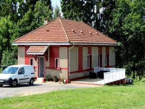 Holiday home near cycling trails in Signy-l'Abbaye - Signy-lʼAbbaye