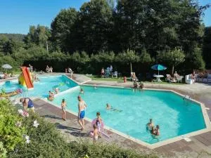 Spacious Holiday Home in campsite - Signy-lʼAbbaye
