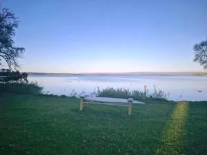 Peaceful Waterfront, wheelchair accessible - Stunning Location for Family Holiday - Worrowing Heights