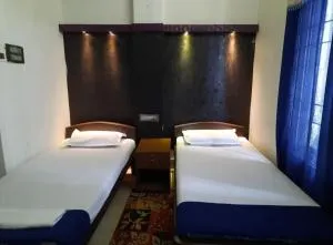 Hotel Indira Lodge - Hāpoli