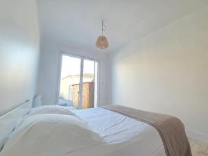 Maisons de vacances Maison de vacances a La Plaine-sur-Mer, 3 chambres, proche de la plage, jardin et plancha - FR-1-364-138 : photos des chambres