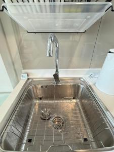 New 1-Bedroom Condo for Rent 0 Meters from BTS Wutthakat