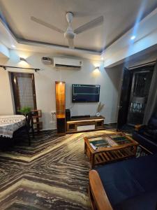 asten 2bhk vasant kunj south delhi