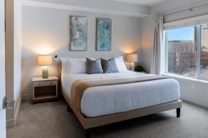 Convention Ctr Lux 2BR Pool,Htub,Gym,Theatre,Pkg