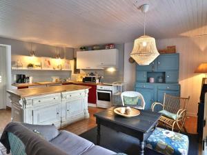 Maisons de vacances Maison ensoleillee proche plages a 200m - FR-1-813-22 : photos des chambres