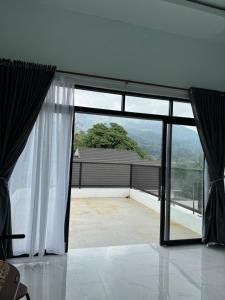 Tropical garden regency N2