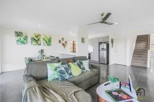 Forest castle in a quiet single-story house in Coomera - Ormeau