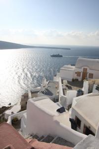 Fotinos Houses Santorini Greece