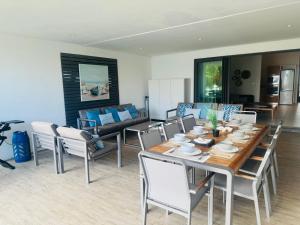 Latitude Luxury Seafront Apt