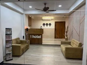 i Hotel - TRP Mall - Bodakdev