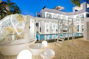 Glass Pool Villa, Luxe