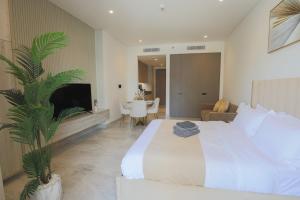 Stunning Studio in Peninsula Five