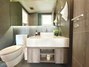 Bright & Spacious 1 BR - ASOKE