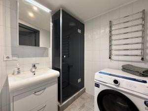 18 Deribasivska Street Jacuzzi Apartment