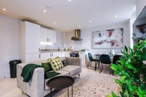 King Bed Premium Central Apart