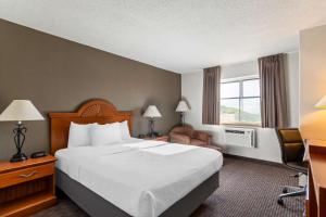 Queen Room - Non-Smoking room in Quality Inn Sidney I-80