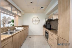 Chic 1BR Marina Quays 30th floor Near THE WALK JBR