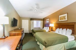 Queen Room with 2 Queen Beds with Mountain View - Non-Smoking room in Quality Inn Washington - St George North