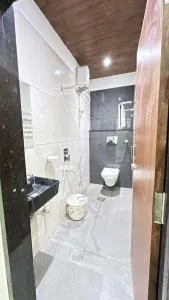 HOTEL JAtIN - Samarda Kaliāsot