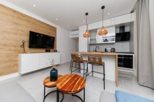 Iadera Terrace by Belmont Realty