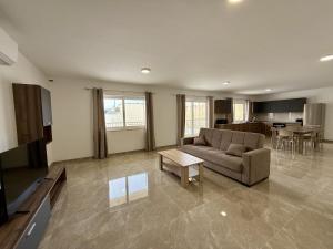 New Apartment! Walking distance to the three cities by SF Homes