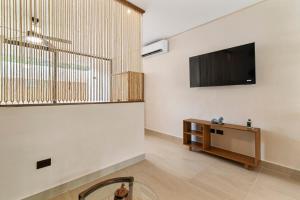 Guest INN Home - Elements Suites