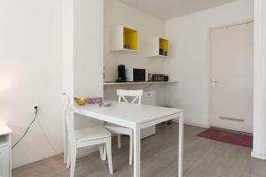 RedLight District Private Smokers Friendly Studio