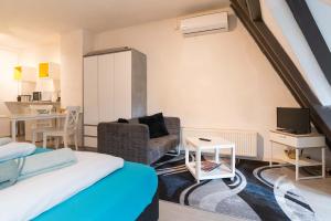 RedLight District Smokers Friendly Private Studio