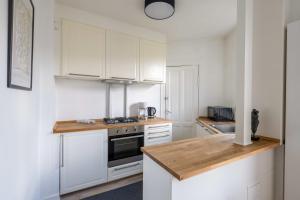 Cozy & Bright Apartment in Peaceful Area