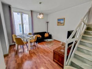 Duplex Nancy centre - Cour intérieure & Smart TV