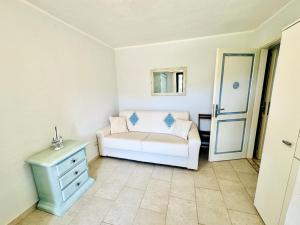 Blue & White Sea View img13