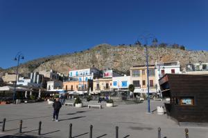 Mondello House Lemon