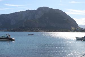 Mondello House Lemon