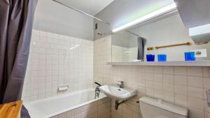 Résidence Vega - Studio lumineux · Proche des pistes et des commerces · Balcon MAE-1641