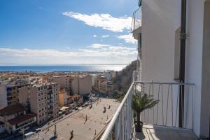 Sea View Retreat - Steps from City Center