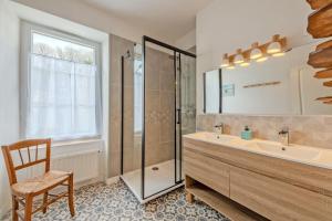 Maisons de vacances Le 52 - Proche du GR34 : photos des chambres