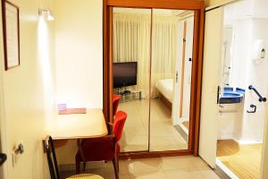 Hotels Hotel De Rosny : photos des chambres