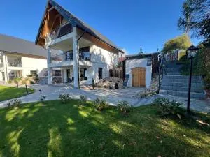 Domki i Apartamenty Wypoczynkowe Lidzbark - Brundnice