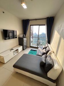 Unixx Sea View High Floor 1BR