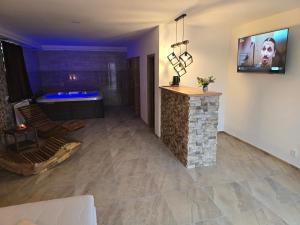 NEZNAŠOVY Restaurant - Penzion - Wellness - Sauna - SPA