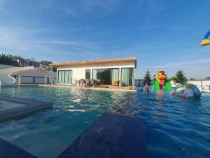 The Shinning Pool Villa