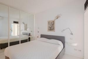 Cesarina Home