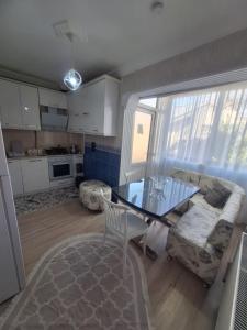 3 EGE Üniversite ve Hastanesi YAKINI Aileye-Firma Çalışanlarına uygun